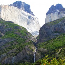 Cuerno Principal (2600m) and Cuerno Este (2200m)